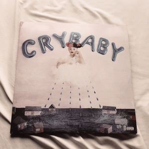 ✨VINYL- Melanie Martinez